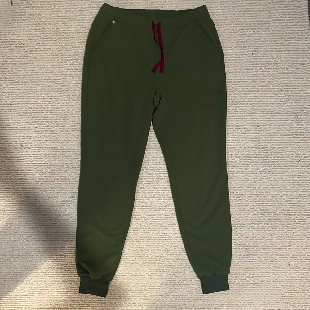 Figs tansen jogger dark olive slim medium